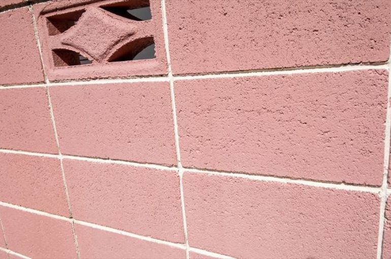 ブロック塀の塗装費用相場と塗り替え時期